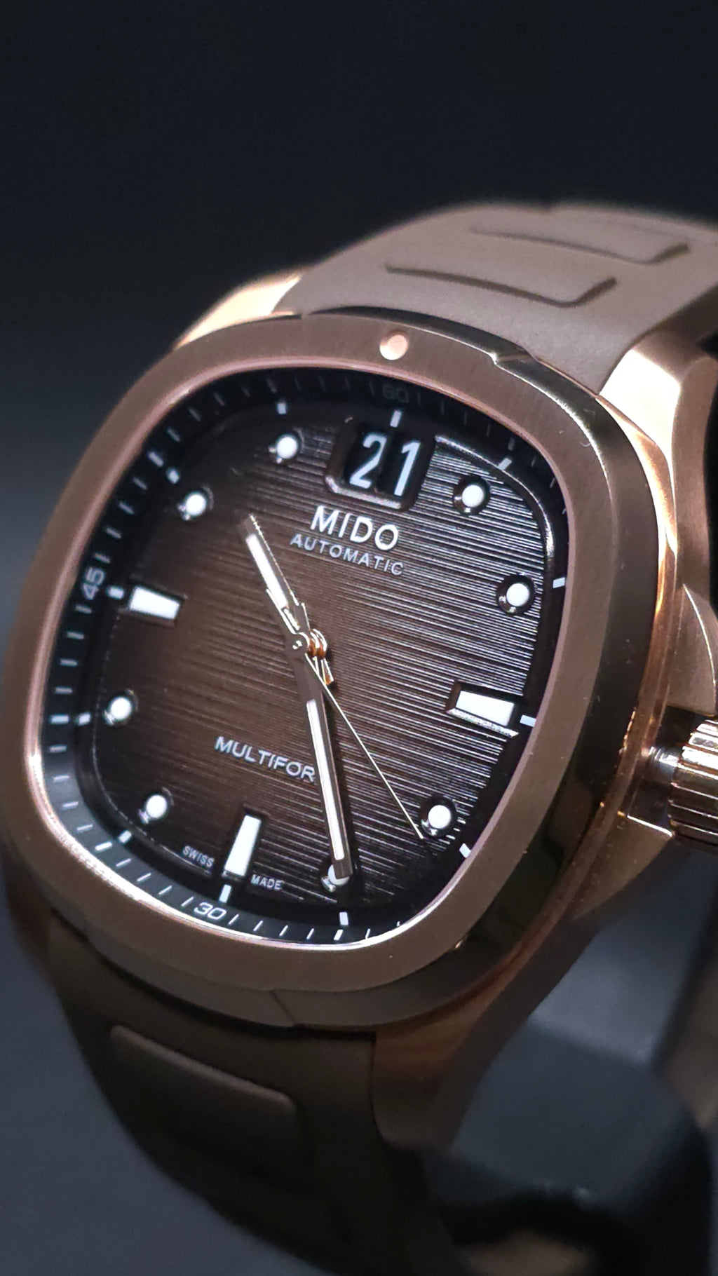 Mido Multifort TV Big Date - Oro Rosa