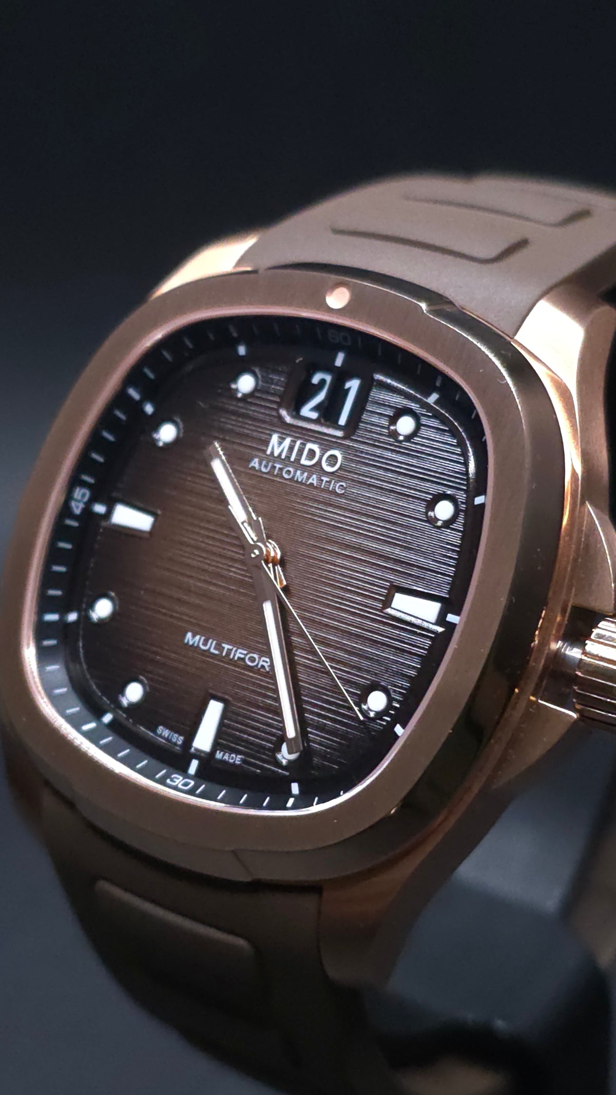 Mido Multifort TV Big Date - Oro Rosa